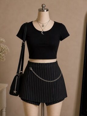 Rue21 high waist pinstripe skort silver chain black white size L Y2K